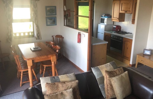 Osmington Mills Cabin | "Kingfisher Lodge" with Sea Views in a Peaceful Location