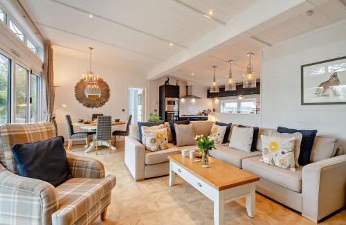 Welney House | Kingfisher Lodge