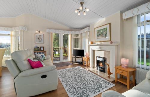 Tiddington House | Kingfisher Lodge in Stratford upon Avon