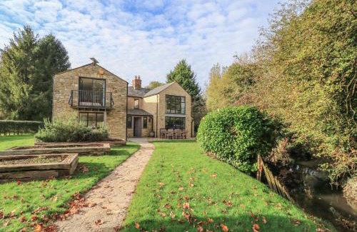 Bampton House | Kingfishers
