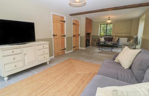 Bampton House | Kingfishers