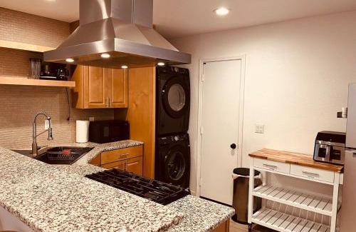 Kingman Apartment | Kingman Gold 2BR Retreat at the Heart of Rt 66