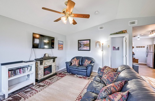 Kingman Cottage | Kingman Vacation Rental w/Private Yard & Fire Pit