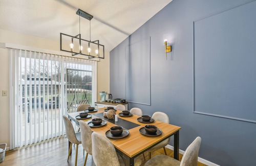 Wichita House | Kings, 75" TV & Swing Duplex in West Wichita