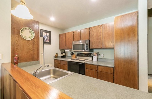 Kings Beach House | Kings Beach 2 bed townhouse minutes from Lake Tahoe and Northstar