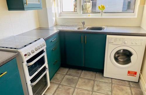 Coalpit Heath House | Kings Casa, Quiet & cosy 5 beds close to town and countryside