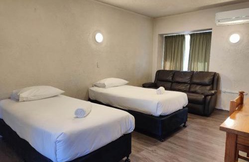 Hamilton North Hotel | Kings Court Motor Lodge