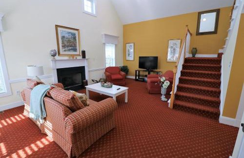 Lackey House | Kings Creek Plantation by Tripforth
