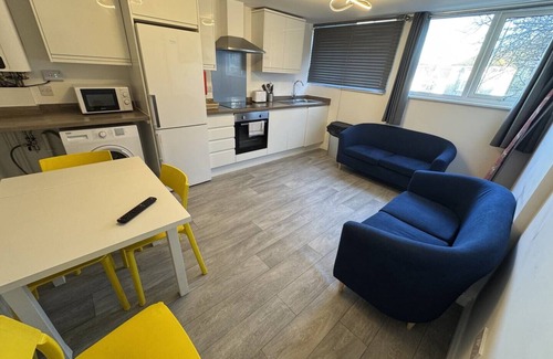 Plymouth Apartment | Kings Cross by Pureserviced