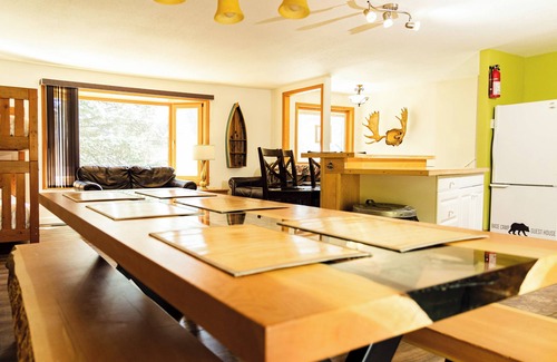Revelstoke Hotel | Kings Den resort