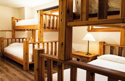Revelstoke Hotel | Kings Den resort