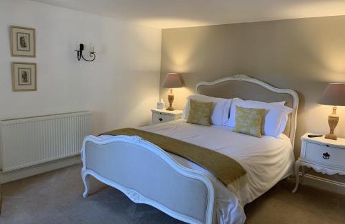 Laxfield Bed & Breakfast | Kings Head Low House