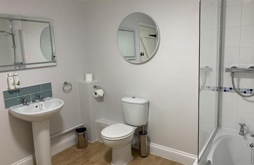 Laxfield Bed & Breakfast | Kings Head Low House