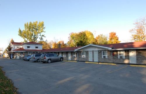 Orillia Hotel | Kings Inn Orillia