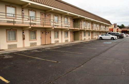 Lenoir City Hotel | Kings Inn