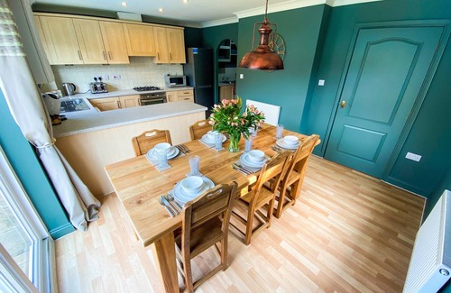 Huntingdon House | Kings Quarters - 4 Bedroom - Sapley Boutique Rooms