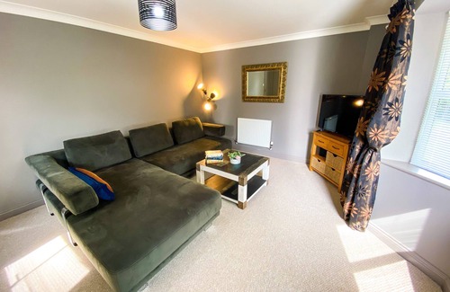Huntingdon House | Kings Quarters - 4 Bedroom - Sapley Boutique Rooms