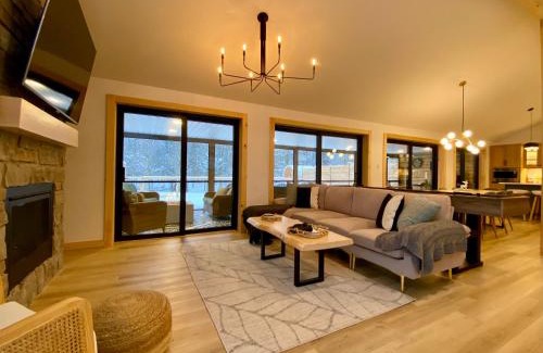 Kingsville Ski Chalet | Kings Woods Lodge - Nature Resort & Venue in Wine Country
