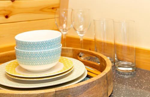 Cowan Bridge Apartment | Kingsdale Luxury Pod with Hot Tub at Fell View Park Kirkby Lonsdale