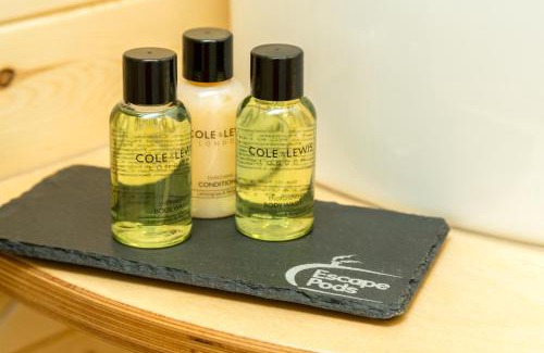 Cowan Bridge Apartment | Kingsdale Luxury Pod with Hot Tub at Fell View Park Kirkby Lonsdale