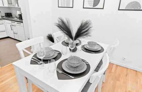 Pforzheim Apartment | Kingsize Bett, Terrasse, Netflix, zwei Zimmer