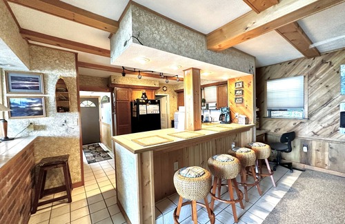 Indian River House | Kingsley Beach Cottage right on Burt Lake