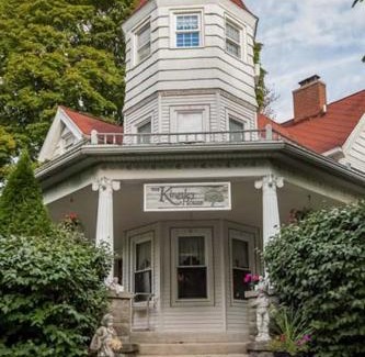 Fennville Bed & Breakfast | Kingsley House Bed & Breakfast - Full Home
