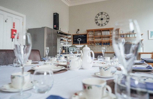 Littleham Apartment | Kingsley suite, Luxury pet-friendly family apartment within a stately home