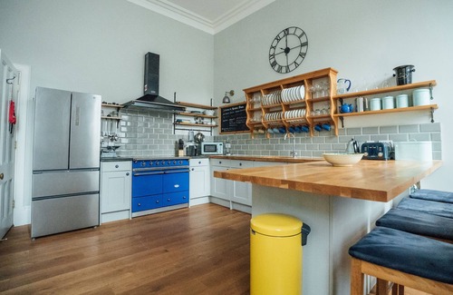 Littleham Apartment | Kingsley suite, Luxury pet-friendly family apartment within a stately home