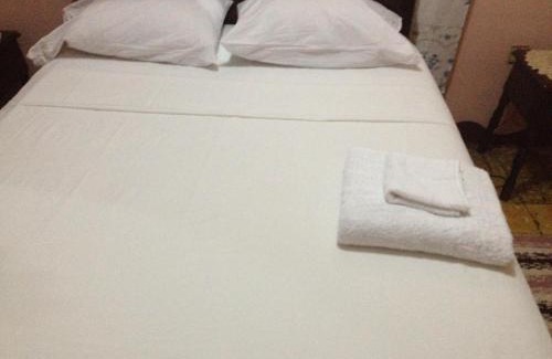 Rollington Town Bed & Breakfast | Kingston Airport bed and breakfast