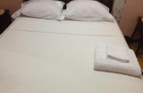 Rollington Town Bed & Breakfast | Kingston Airport bed and breakfast