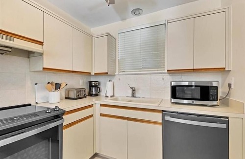 Saint Armands Key Condo | Kingston Arms in Sarasota