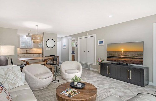 Saint Armands Key Condo | Kingston Arms - Sarasota