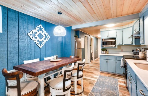 Kingston House | Kingston Cabin Rental Walk to Lake Texoma Beaches