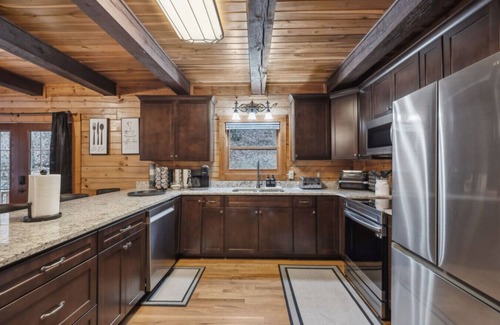 Kingston Springs Cabin | Kingston Cabin 30 mins from Downtown Nashville