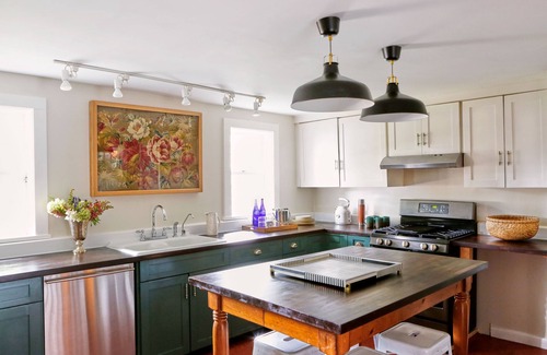 Connelly Bed & Breakfast | Kingston Carriage House