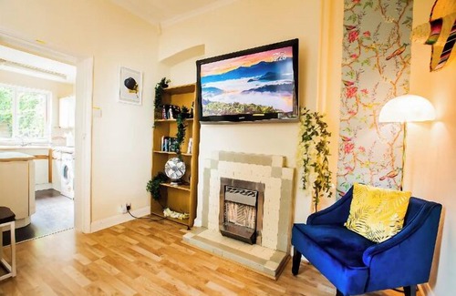 Canbury Apartment | Kingston Central Garden House with Free Parking
