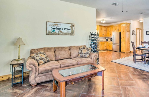 Kingston House | Kingston Home w/Patio < 4 Mi to Lake Texoma!