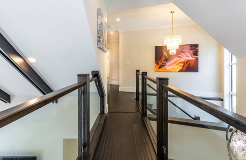 Eastern Hillsides House | Kingston House - Private, Luxurious Living, Full of Amenities