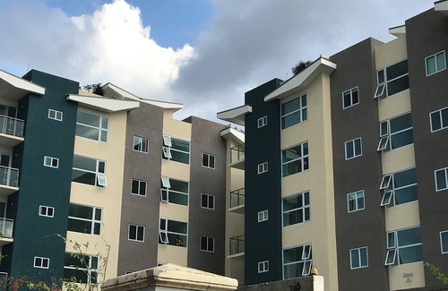 New Kingston Condo | Kingston - Luxury Apartment - Centrally Located