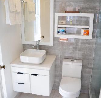 Mona Apartment | Kingston Skyline Escape