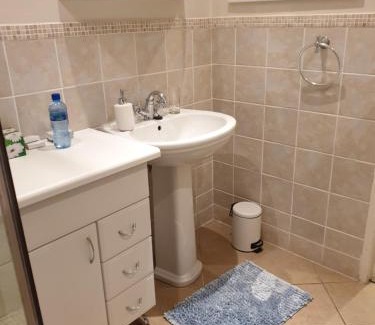 Grahamstown Apartment | Kingsview Unit