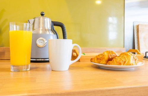 Newport Apartment | Kingsway Square by Tŷ SA