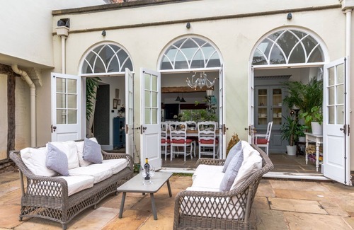 Callow Hill Cottage | Kington Grange - sleeps 16 guests in 7 bedrooms