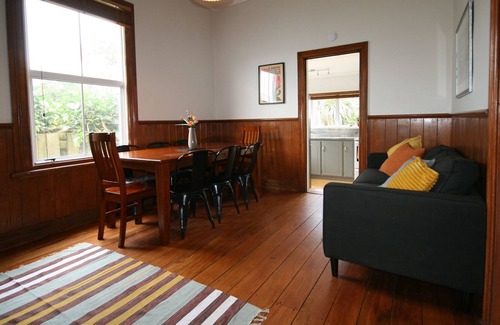 New Plymouth House | Kingwell Cottage - New Plymouth Holiday Home
