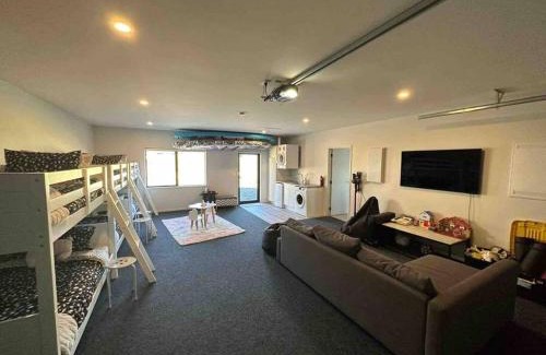 Kinloch House | Kinloch Bach with heaps of room!