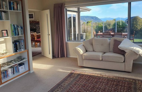 Kinloch House | Kinloch Beautiful 4 bed 2 Bath House With Lake and Mountain Views!