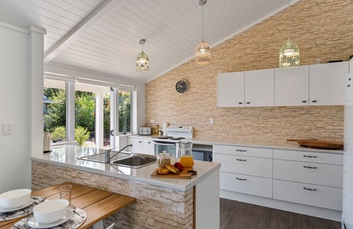 Kinloch House | Kinloch Hideaway - Lake, hike & bike