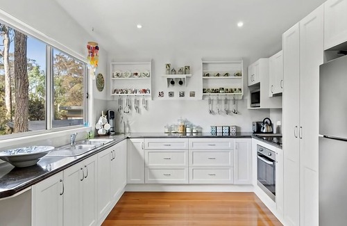 Mossy Point House | Kinnera Cottage - walk to the beach