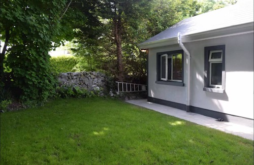 Kinvara Cottage | Kinvara Cottage - Walking distance to the harbor, castle, pubs and shops.